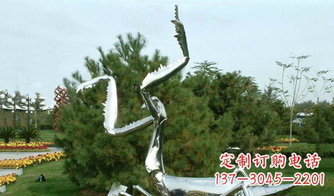 辽阳不锈钢螳螂雕塑