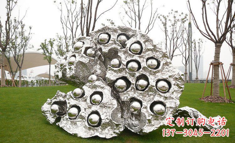 辽阳不锈钢莲蓬雕塑浓缩东方文化的美感