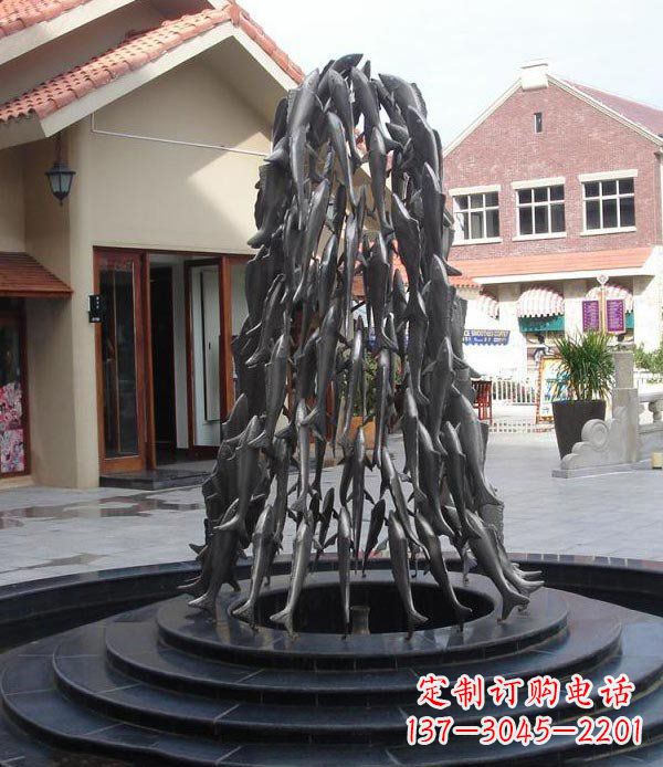 辽阳跃动的生命——景区向上游的鱼群喷泉雕塑
