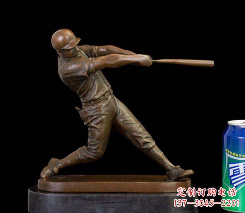 辽阳公园打棒球的人物铜雕