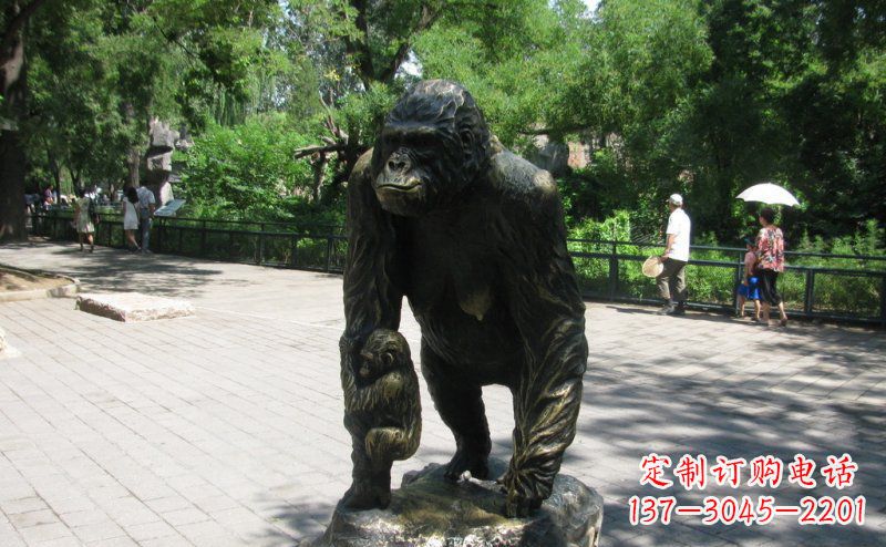 辽阳象征力量的猩猩铜雕