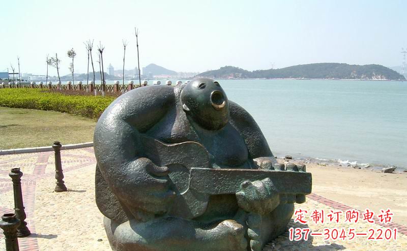 辽阳公园弹吉他抽象人物铜雕