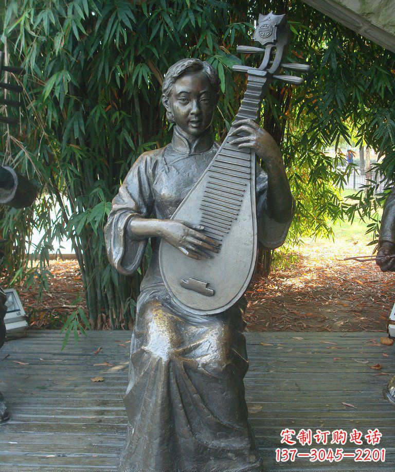 辽阳精美绝伦的琵琶女郎铜雕