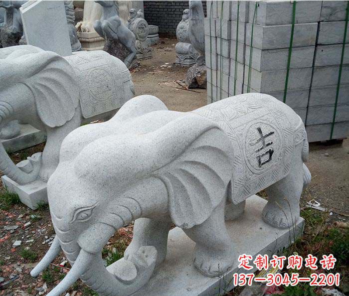 辽阳吉祥大象石雕,象征家庭幸福
