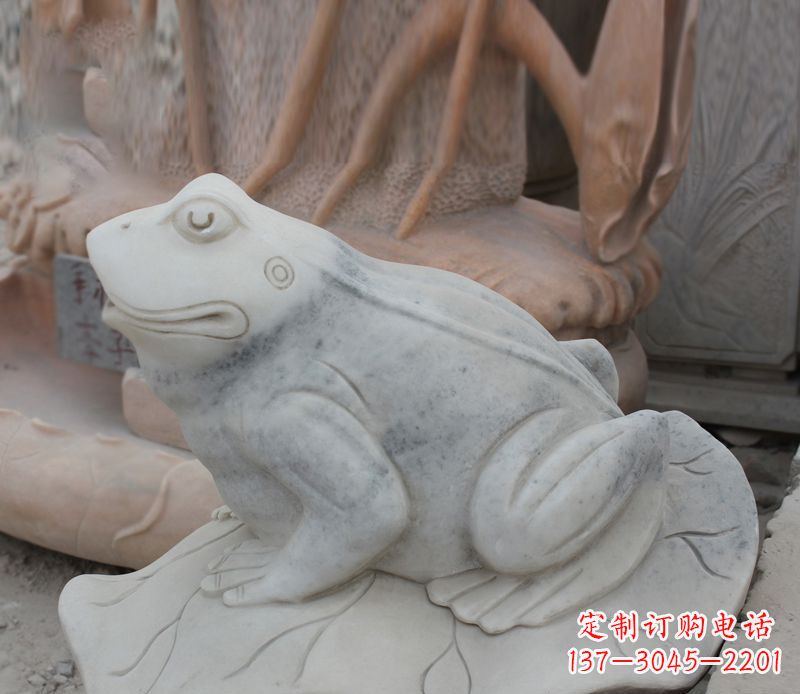 辽阳公园动物青蛙景观石雕