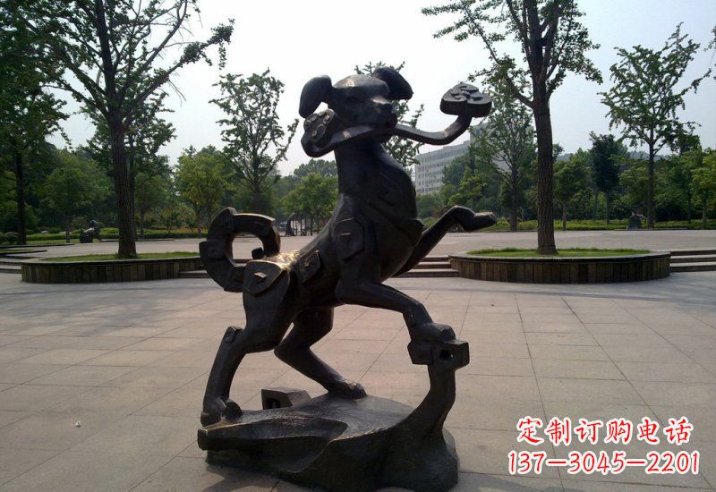 辽阳公园动物如意小狗铜雕