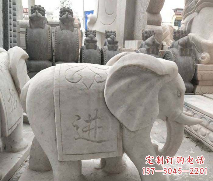 辽阳公园动物石雕小象