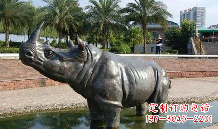 辽阳公园动物铜雕犀牛