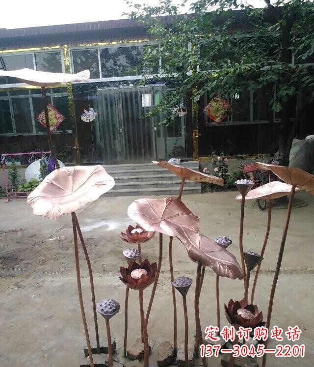 辽阳精美锻铜荷叶雕塑
