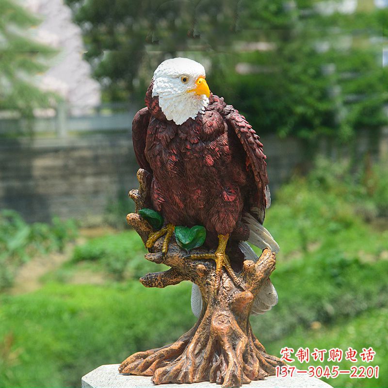 辽阳公园仿真老鹰玻璃钢雕塑
