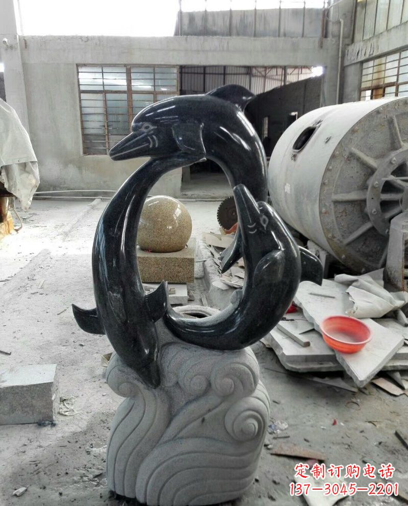辽阳公园海豚石雕