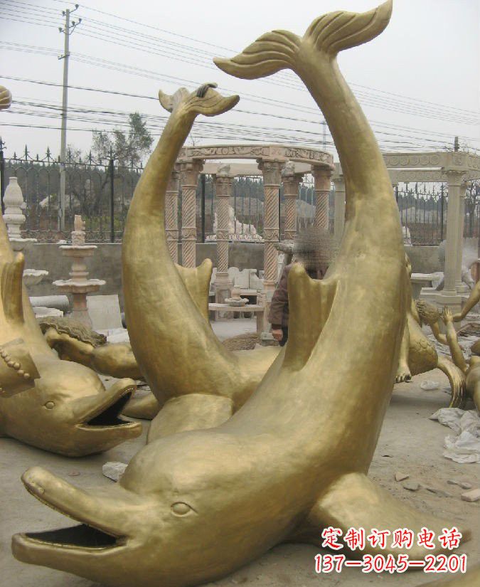 辽阳公园海豚铜雕