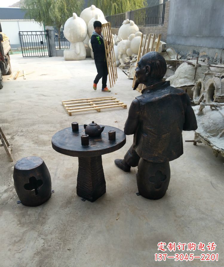 辽阳精美的老人铜雕