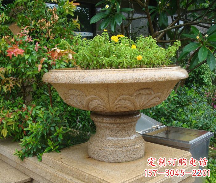 辽阳雕塑花盆,精雕细琢