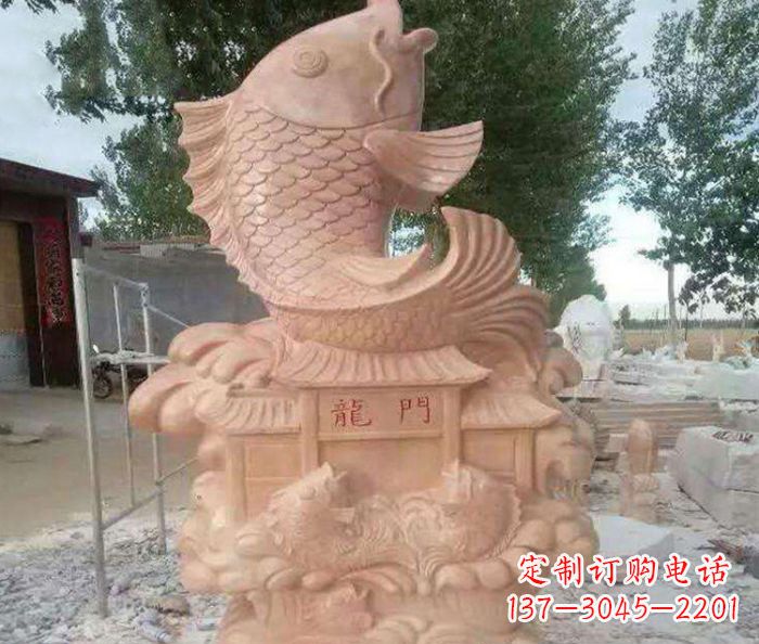 辽阳红石雕塑-晚霞鱼喷泉