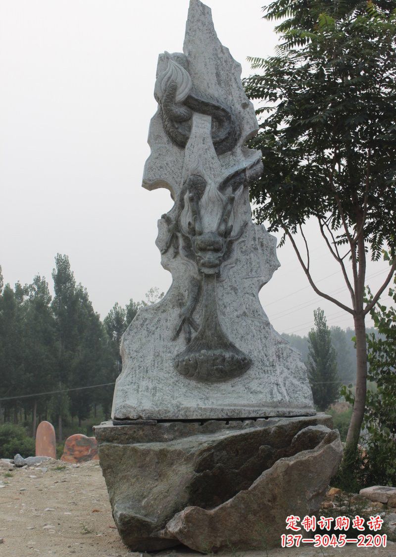 辽阳公园景区青石吐水龙