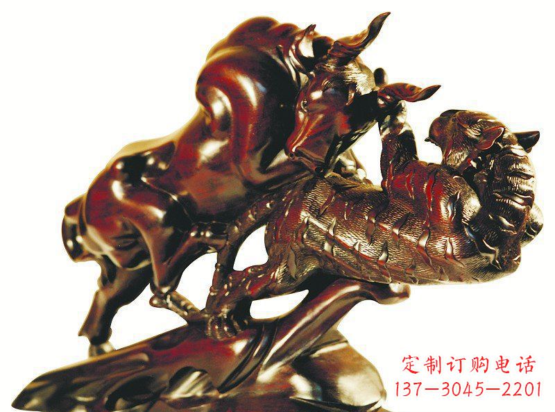辽阳公园老虎和牛动物景观铜雕