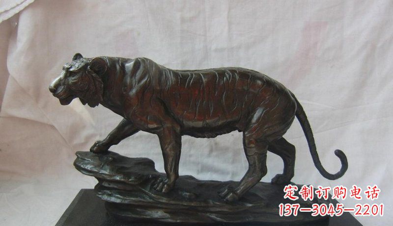 辽阳公园老虎动物铜雕 (5)