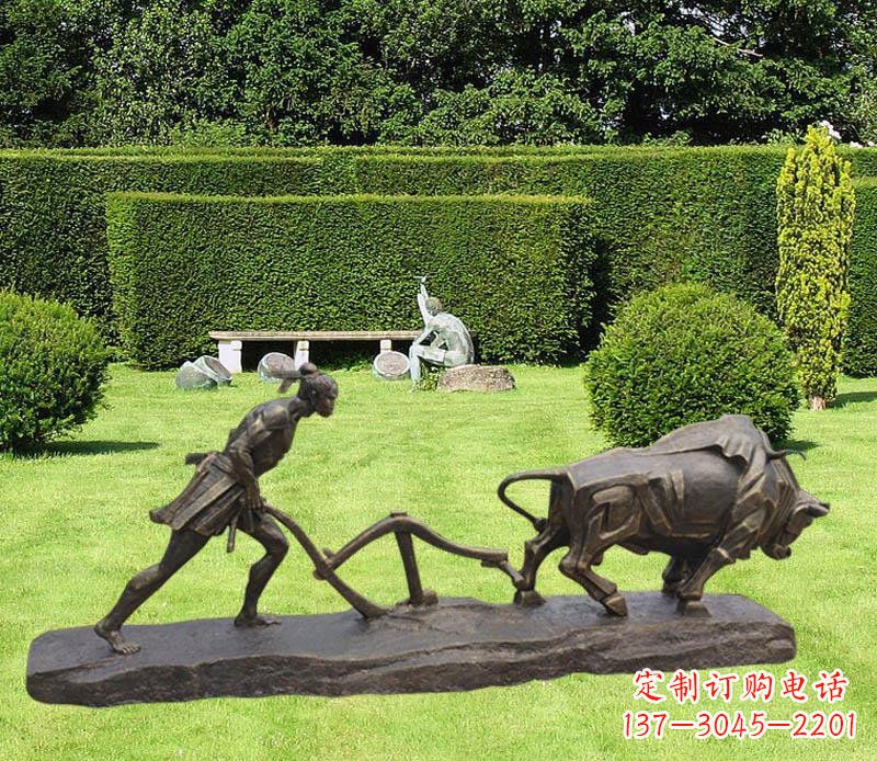 辽阳古典风格牛雕塑,新时代艺术装点