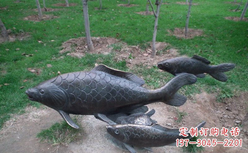 辽阳艺术记忆——公园装饰铜雕鲤鱼