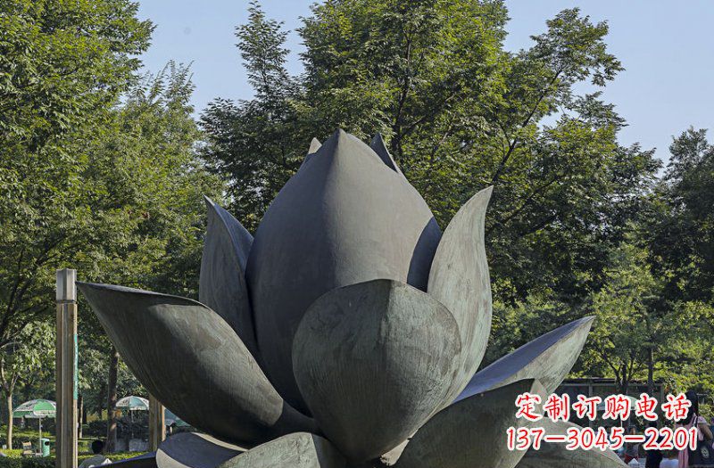 辽阳公园莲花景观铜雕