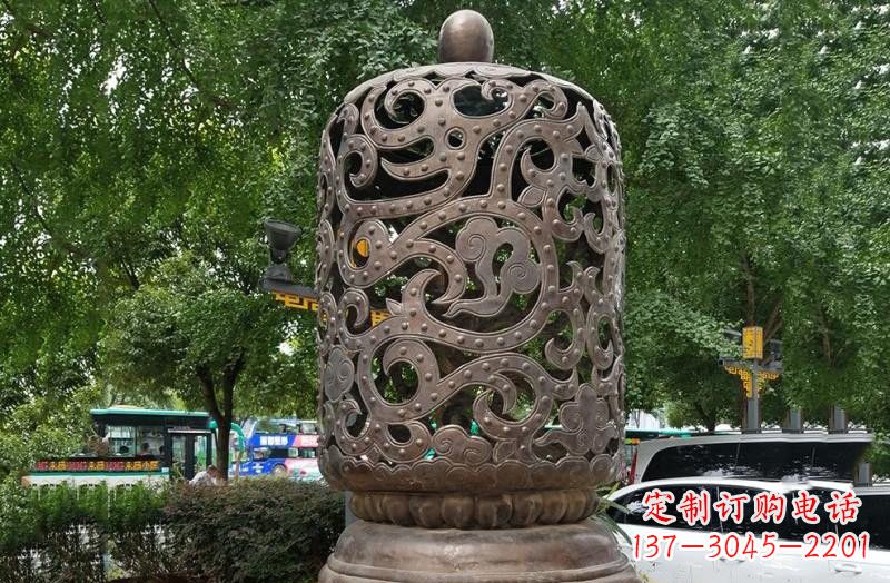 辽阳浪漫精致镂空灯笼铜雕