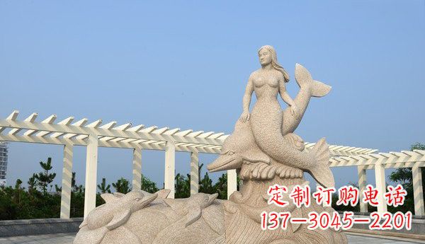 辽阳公园美人鱼和海豚石雕