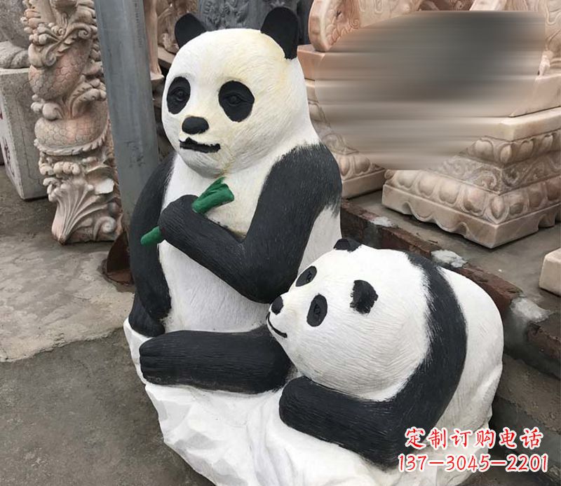 辽阳公园母子熊猫石雕