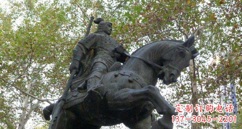 辽阳公园骑马的古代将军人物铜雕