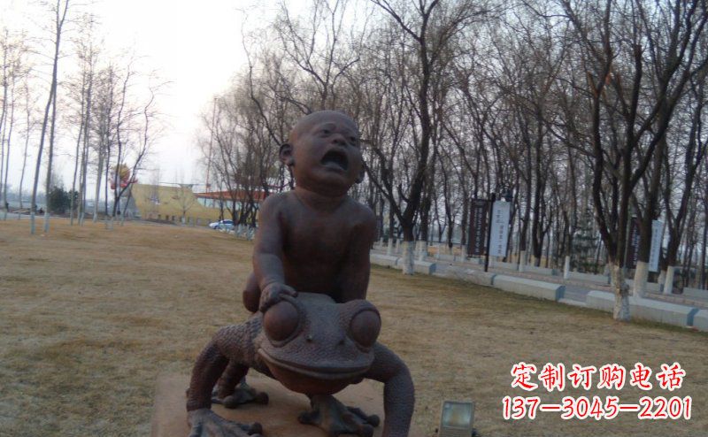 辽阳公园骑青蛙的小孩景观铜雕