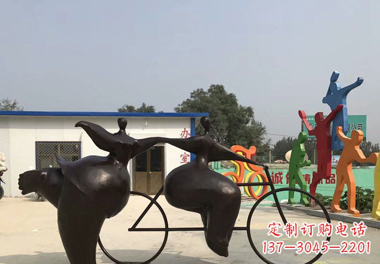 辽阳青春无悔,精致自行车雕塑