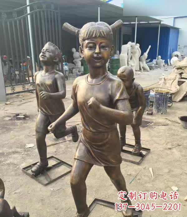 辽阳铜雕童年小狗陪伴儿童奔跑的时光