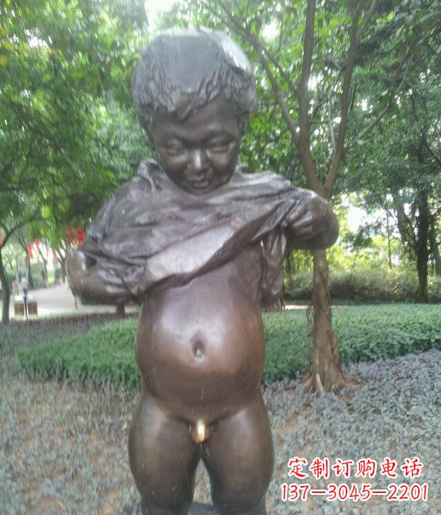 辽阳萌动活泼的男孩铜雕塑