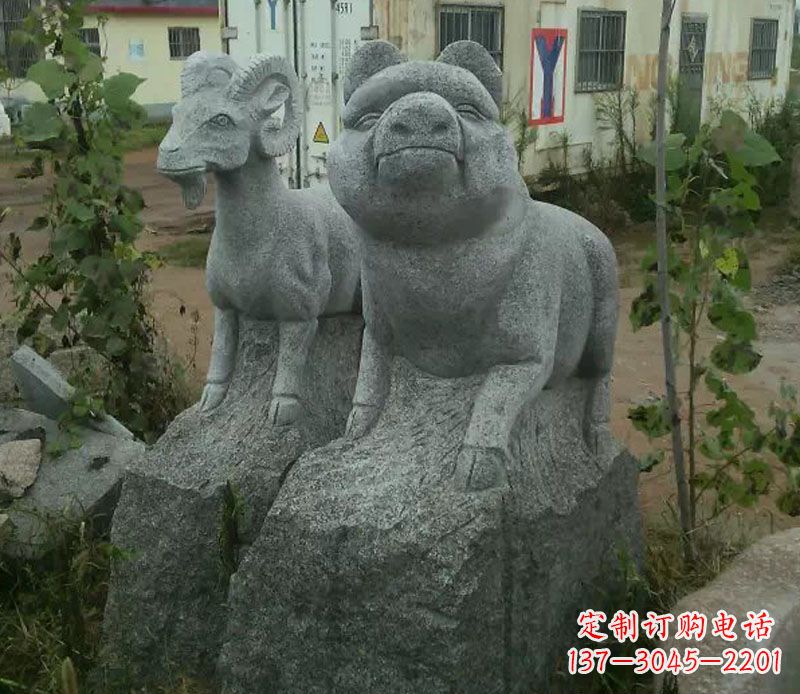 辽阳公园十二生肖动物猪石雕