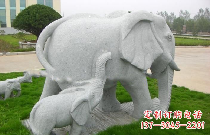 辽阳公园石雕母子大象