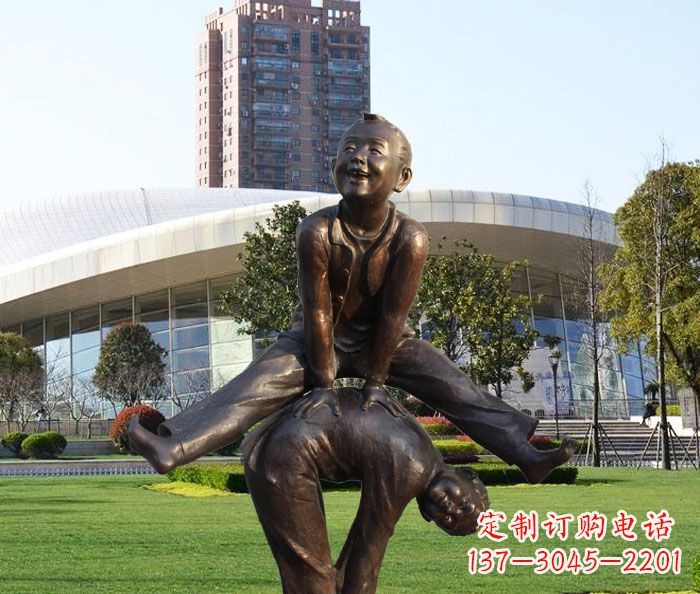 辽阳童趣十足的山羊铜雕