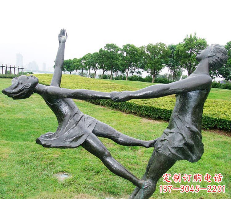 辽阳公园跳舞的女孩铜雕