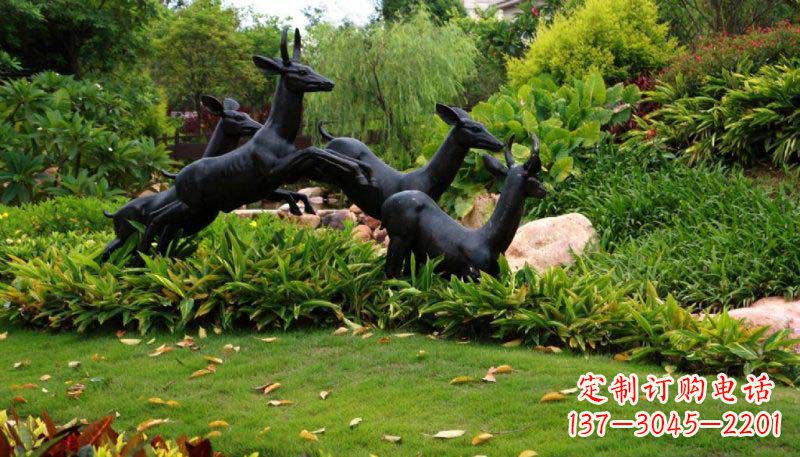 辽阳活力无限的动物铜雕