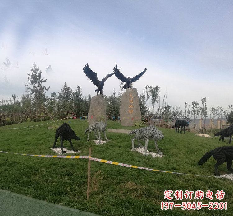 辽阳令人惊叹的老鹰雕塑