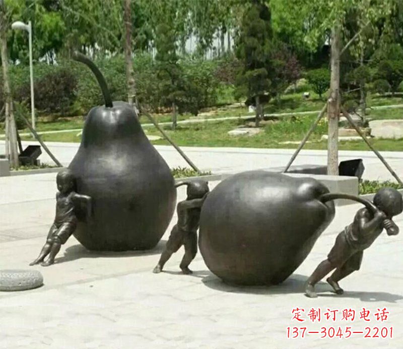 辽阳迷人的孩童铜雕
