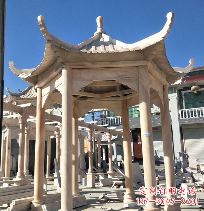 辽阳公园晚霞红凉亭雕塑