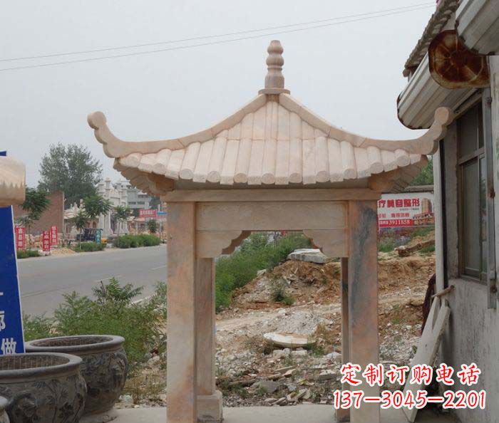 辽阳晚霞红四角凉亭雕塑