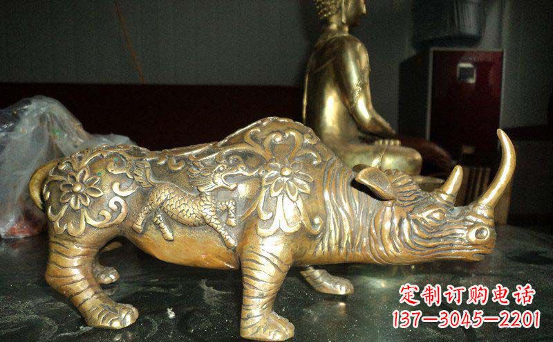 辽阳公园犀牛动物铜雕
