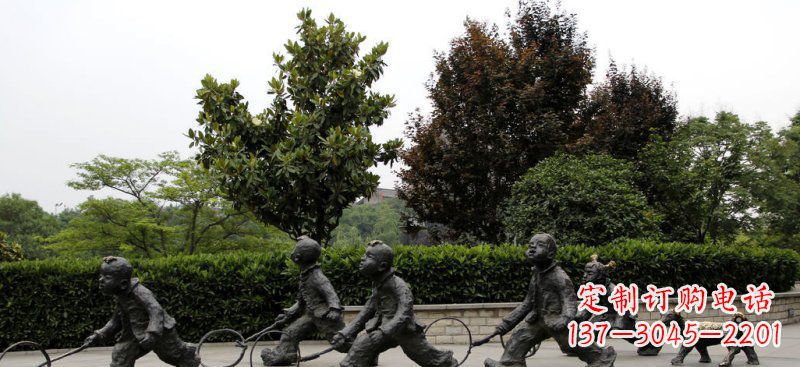 辽阳精美推铁圈小品铜雕,让小孩更加可爱