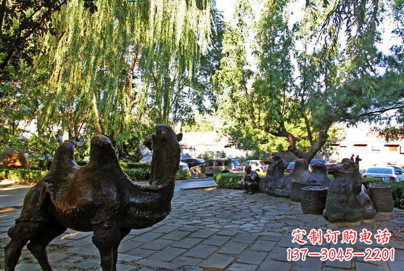 辽阳公园小骆驼动物铜雕 (3)
