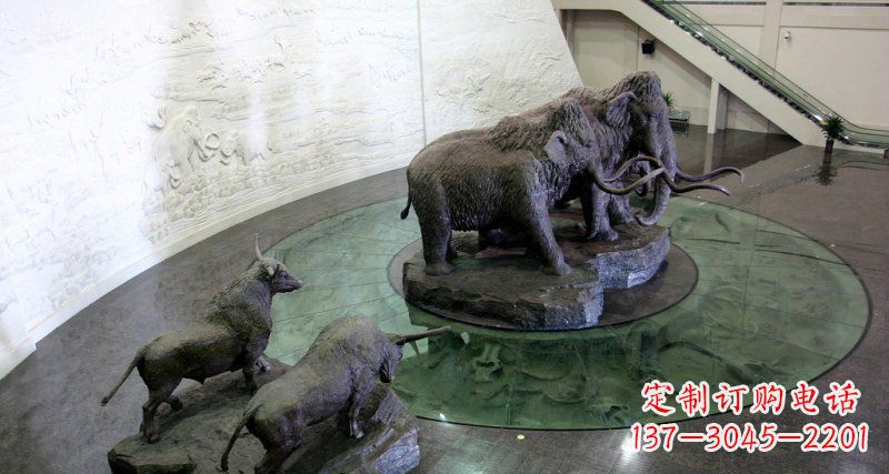 辽阳领雕塑公园长毛象动物铜雕