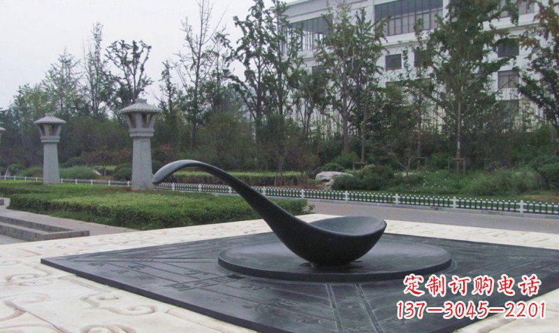 辽阳中领雕塑指南针铜雕——定制你的独特景观