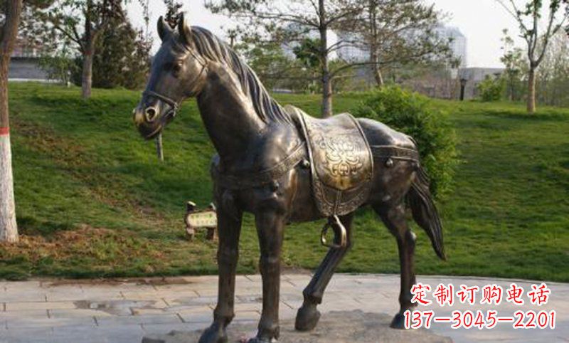 辽阳公园铸铜马