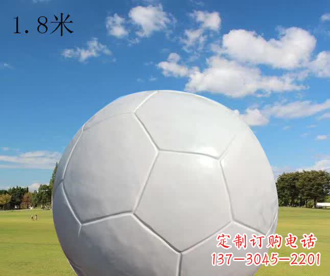 辽阳公园足球运动雕塑