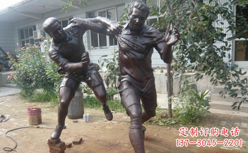 辽阳公园足球运动人物铜雕